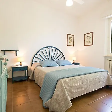 644 - Singola Quadrilocale Con Ampio Giardino E Vista Mare Al Taunus, Climatizzata - Inclusa
